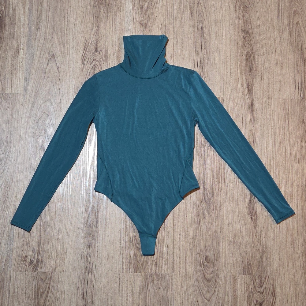 Lululemon Wundermost Ultra-Soft Nulu Turtleneck Bodysuit *Storm Teal Size Medium